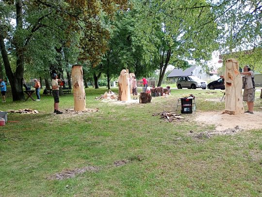 Gmina Dorohusk. Rozpoczął się VIII Plener rzeźbiarsko-malarski "Kultura i Sztuka Nad Bugiem" [GALERIA ZDJĘĆ]