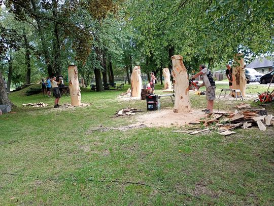 Gmina Dorohusk. Rozpoczął się VIII Plener rzeźbiarsko-malarski "Kultura i Sztuka Nad Bugiem" [GALERIA ZDJĘĆ]