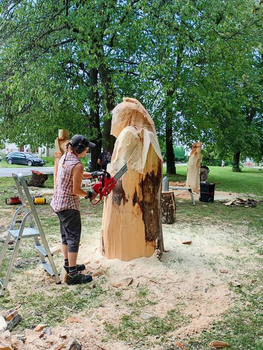 Gmina Dorohusk. Rozpoczął się VIII Plener rzeźbiarsko-malarski "Kultura i Sztuka Nad Bugiem" [GALERIA ZDJĘĆ]