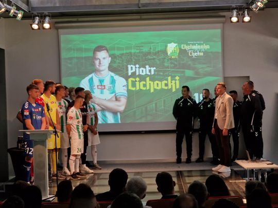 Chełmianka Chełm gotowa na nadchodzący sezon 2025/2026. Zaprezentowała zawodników [GALERIA ZDJĘĆ]