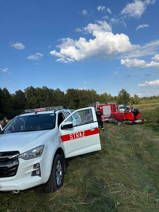 Tragiczny finał poszukiwań. Płetwonurkowie znaleźli w jeziorze Łukie ciało zaginionego mężczyzny [ZDJĘCIA]