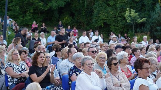 Chełm. Koncert Godzina "W" przy skarpie Chełmskiego Domu Kultury [GALERIA ZDJĘĆ]