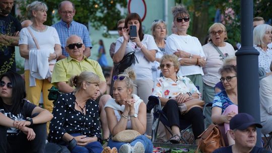 Chełm. Koncert Godzina "W" przy skarpie Chełmskiego Domu Kultury [GALERIA ZDJĘĆ]