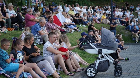 Chełm. Koncert Godzina "W" przy skarpie Chełmskiego Domu Kultury [GALERIA ZDJĘĆ]