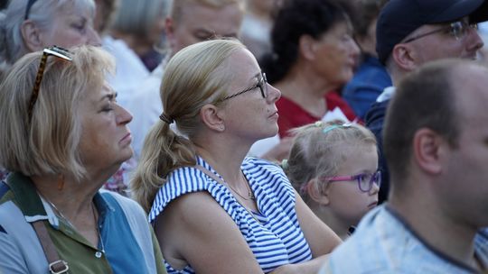 Chełm. Koncert Godzina "W" przy skarpie Chełmskiego Domu Kultury [GALERIA ZDJĘĆ]