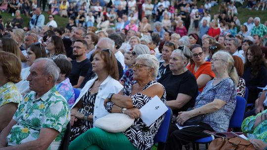 Chełm. Koncert Godzina "W" przy skarpie Chełmskiego Domu Kultury [GALERIA ZDJĘĆ]