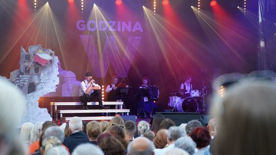 Chełm. Koncert Godzina "W" przy skarpie Chełmskiego Domu Kultury [GALERIA ZDJĘĆ]