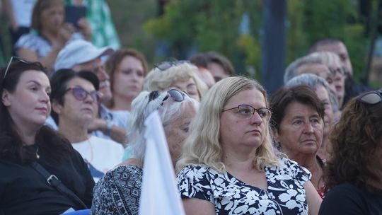 Chełm. Koncert Godzina "W" przy skarpie Chełmskiego Domu Kultury [GALERIA ZDJĘĆ]