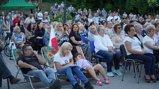 Chełm. Koncert Godzina "W" przy skarpie Chełmskiego Domu Kultury [GALERIA ZDJĘĆ]