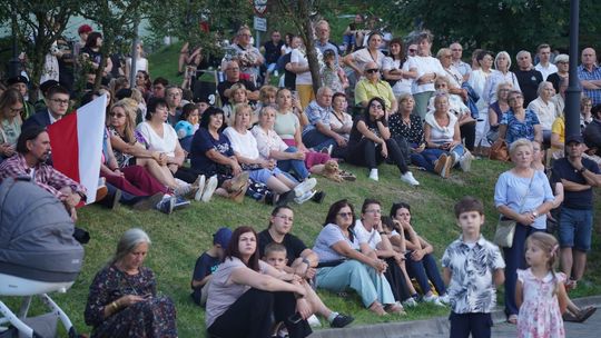 Chełm. Koncert Godzina "W" przy skarpie Chełmskiego Domu Kultury [GALERIA ZDJĘĆ]