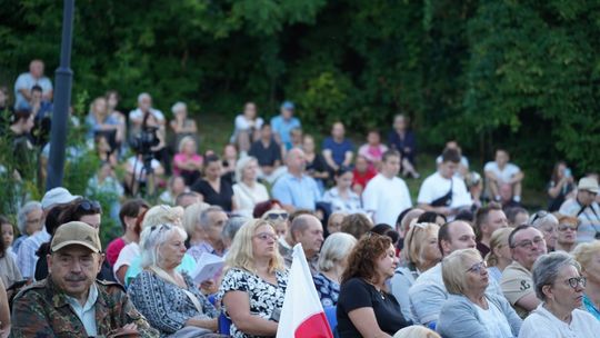 Chełm. Koncert Godzina "W" przy skarpie Chełmskiego Domu Kultury [GALERIA ZDJĘĆ]