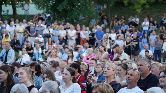 Chełm. Koncert Godzina "W" przy skarpie Chełmskiego Domu Kultury [GALERIA ZDJĘĆ]