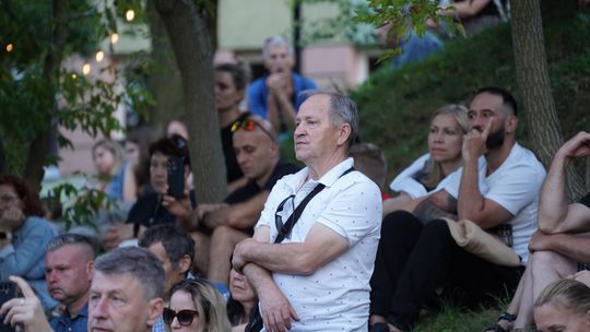 Chełm. Koncert Godzina "W" przy skarpie Chełmskiego Domu Kultury [GALERIA ZDJĘĆ]