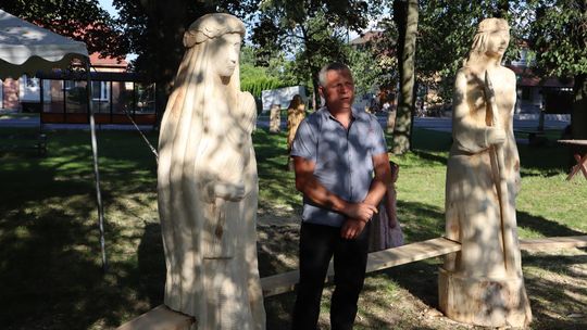 Gm. Dorohusk. Wyjątkowy wernisaż VIII Pleneru Rzeźbiarsko-Malarskiego [GALERIA ZDJĘĆ]