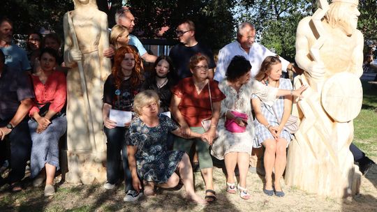 Gm. Dorohusk. Wyjątkowy wernisaż VIII Pleneru Rzeźbiarsko-Malarskiego [GALERIA ZDJĘĆ]