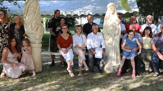 Gm. Dorohusk. Wyjątkowy wernisaż VIII Pleneru Rzeźbiarsko-Malarskiego [GALERIA ZDJĘĆ]