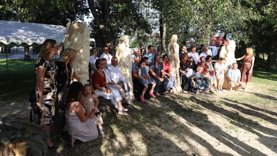 Gm. Dorohusk. Wyjątkowy wernisaż VIII Pleneru Rzeźbiarsko-Malarskiego [GALERIA ZDJĘĆ]