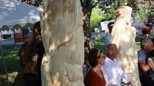 Gm. Dorohusk. Wyjątkowy wernisaż VIII Pleneru Rzeźbiarsko-Malarskiego [GALERIA ZDJĘĆ]