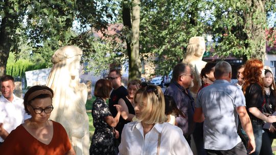 Gm. Dorohusk. Wyjątkowy wernisaż VIII Pleneru Rzeźbiarsko-Malarskiego [GALERIA ZDJĘĆ]