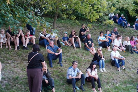 Chełm. Koncert Godzina "W" przy skarpie Chełmskiego Domu Kultury [GALERIA ZDJĘĆ]