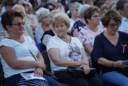 Chełm. Koncert Godzina "W" przy skarpie Chełmskiego Domu Kultury [GALERIA ZDJĘĆ]