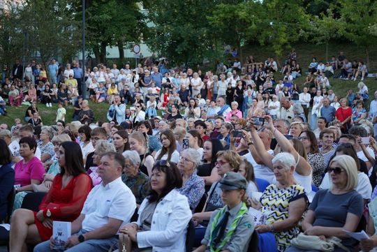 Chełm. Koncert Godzina "W" przy skarpie Chełmskiego Domu Kultury [GALERIA ZDJĘĆ]