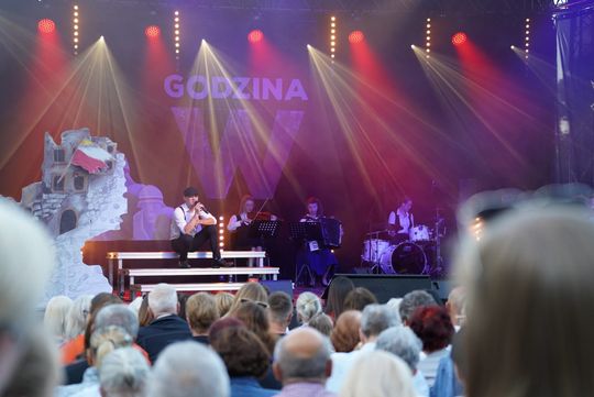 Chełm. Koncert Godzina "W" przy skarpie Chełmskiego Domu Kultury [GALERIA ZDJĘĆ]
