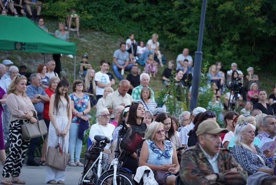 Chełm. Koncert Godzina "W" przy skarpie Chełmskiego Domu Kultury [GALERIA ZDJĘĆ]