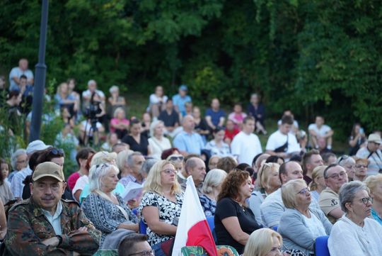 Chełm. Koncert Godzina "W" przy skarpie Chełmskiego Domu Kultury [GALERIA ZDJĘĆ]