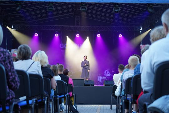 Chełm. Koncert Godzina "W" przy skarpie Chełmskiego Domu Kultury [GALERIA ZDJĘĆ]