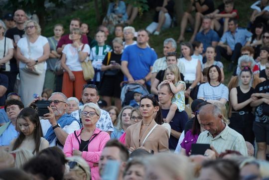 Chełm. Koncert Godzina "W" przy skarpie Chełmskiego Domu Kultury [GALERIA ZDJĘĆ]