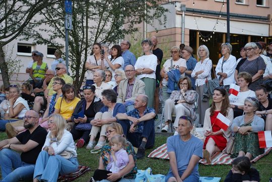 Chełm. Koncert Godzina "W" przy skarpie Chełmskiego Domu Kultury [GALERIA ZDJĘĆ]