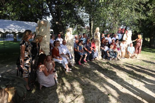 Gm. Dorohusk. Wyjątkowy wernisaż VIII Pleneru Rzeźbiarsko-Malarskiego [GALERIA ZDJĘĆ]