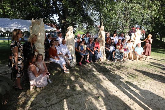 Gm. Dorohusk. Wyjątkowy wernisaż VIII Pleneru Rzeźbiarsko-Malarskiego [GALERIA ZDJĘĆ]