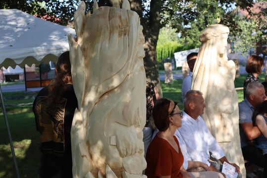 Gm. Dorohusk. Wyjątkowy wernisaż VIII Pleneru Rzeźbiarsko-Malarskiego [GALERIA ZDJĘĆ]