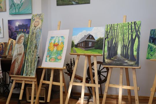 Gm. Dorohusk. Wyjątkowy wernisaż VIII Pleneru Rzeźbiarsko-Malarskiego [GALERIA ZDJĘĆ]