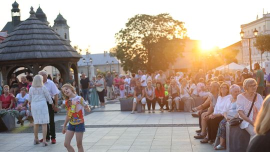 Chełm. Roztańczona Studnia przyciągnęła tłumy! [GALERIA ZDJĘĆ]