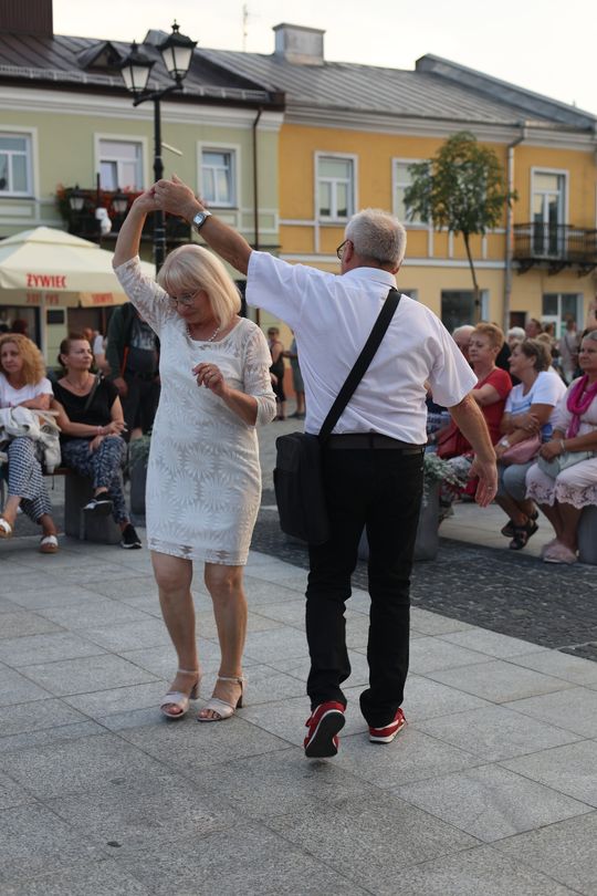 Chełm. Roztańczona Studnia przyciągnęła tłumy! [GALERIA ZDJĘĆ]