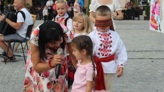 Chełm. Reczka, rzeczka i poleczka na Placu Łuczkowskiego. Folkowo-ludowy rodzinny piknik [GALERIA ZDJĘĆ]