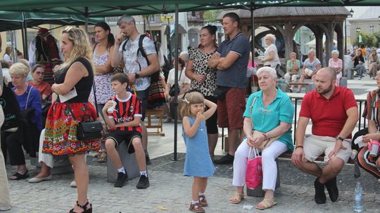 Chełm. Reczka, rzeczka i poleczka na Placu Łuczkowskiego. Folkowo-ludowy rodzinny piknik [GALERIA ZDJĘĆ]