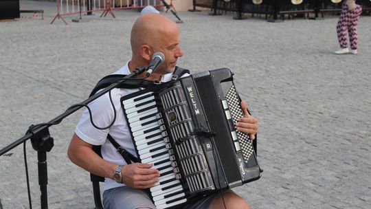 Chełm. Reczka, rzeczka i poleczka na Placu Łuczkowskiego. Folkowo-ludowy rodzinny piknik [GALERIA ZDJĘĆ]