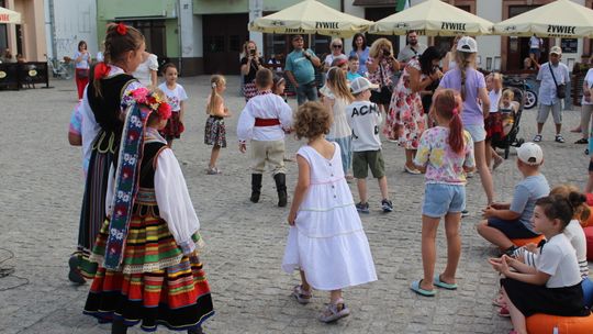 Chełm. Reczka, rzeczka i poleczka na Placu Łuczkowskiego. Folkowo-ludowy rodzinny piknik [GALERIA ZDJĘĆ]