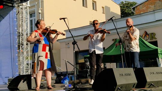 Chełm. Reczka, rzeczka i poleczka na Placu Łuczkowskiego. Folkowo-ludowy rodzinny piknik [GALERIA ZDJĘĆ]