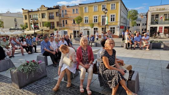 Chełm. Reczka, rzeczka i poleczka na Placu Łuczkowskiego. Folkowo-ludowy rodzinny piknik [GALERIA ZDJĘĆ]