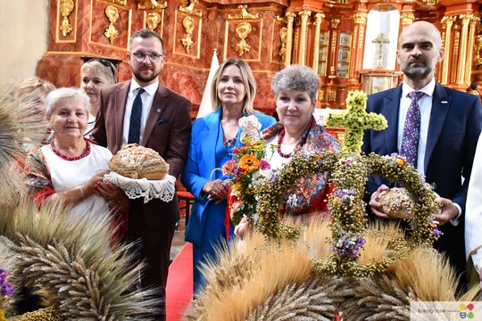 Dożynki parafialne w kościele św. Franciszka Ksawerego w Krasnymstawie [GALERIA ZDJĘĆ]