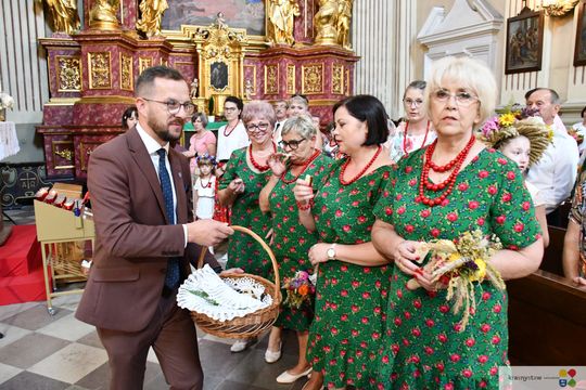 Dożynki parafialne w kościele św. Franciszka Ksawerego w Krasnymstawie [GALERIA ZDJĘĆ]