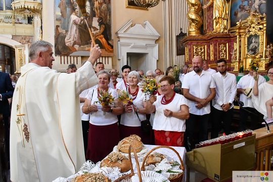 Dożynki parafialne w kościele św. Franciszka Ksawerego w Krasnymstawie [GALERIA ZDJĘĆ]