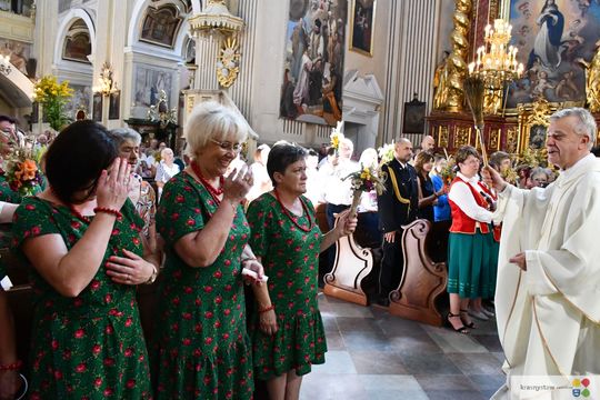 Dożynki parafialne w kościele św. Franciszka Ksawerego w Krasnymstawie [GALERIA ZDJĘĆ]