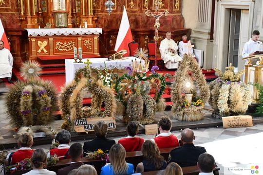 Dożynki parafialne w kościele św. Franciszka Ksawerego w Krasnymstawie [GALERIA ZDJĘĆ]