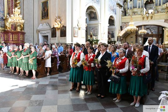 Dożynki parafialne w kościele św. Franciszka Ksawerego w Krasnymstawie [GALERIA ZDJĘĆ]